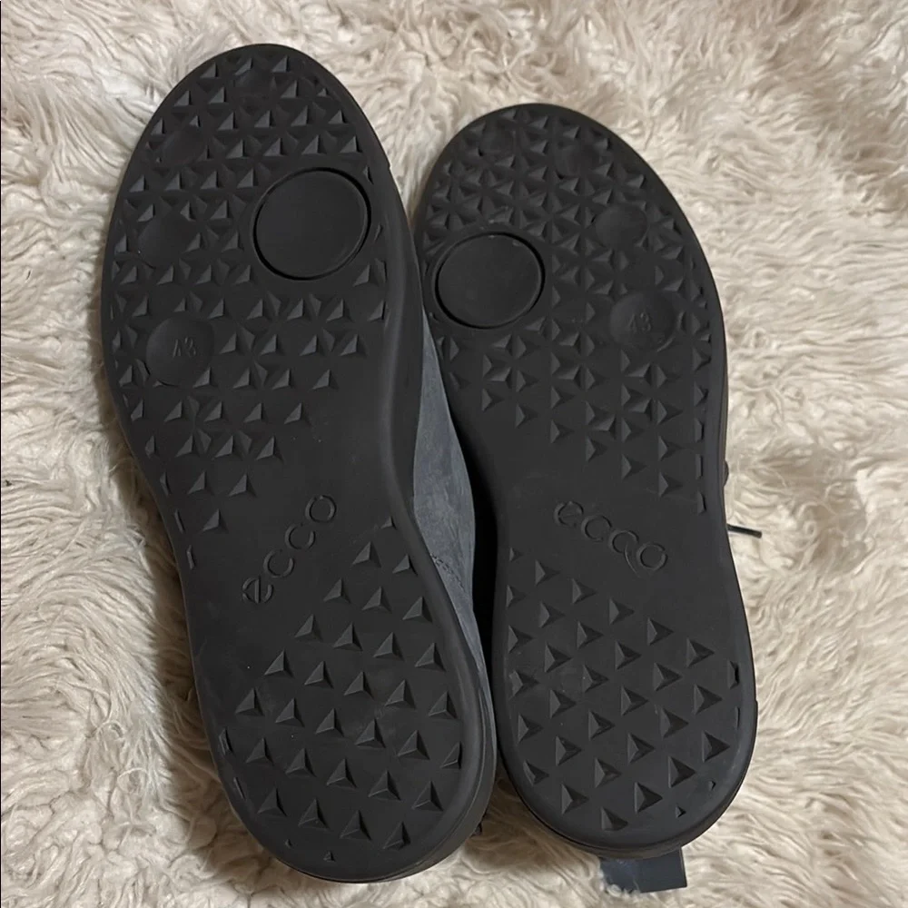 Ecco Shoes - Picture 5 of 5